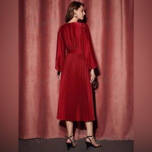 Sleeve pleated hem satin dress